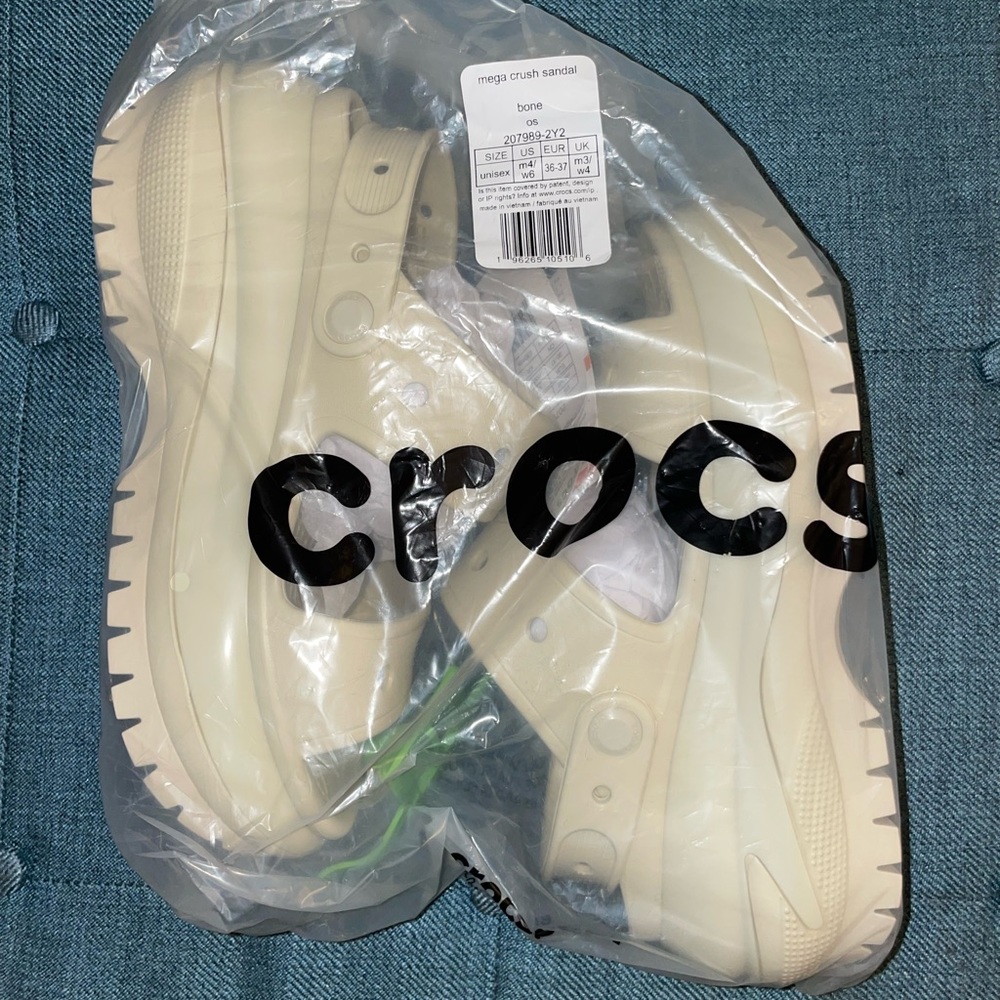 NWT Croc Mega Crush Bone Platform Sandal